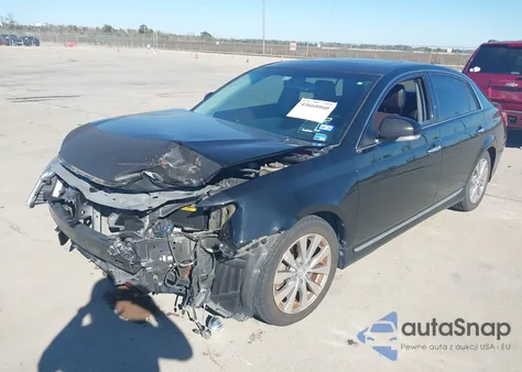 2012 Toyota Avalon Limited z USA, uszkodzony, nr VIN 4T1BK3DB7CU457980